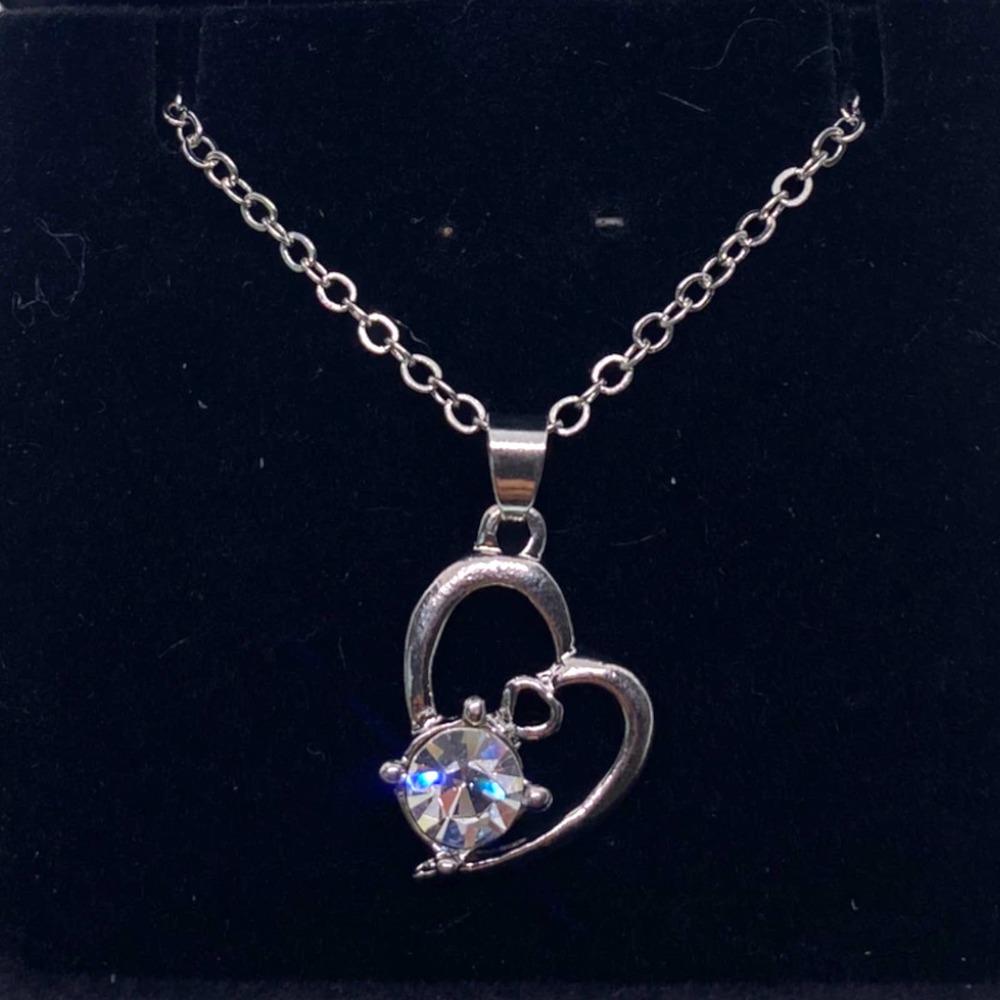 Imitation Silver Diamond Cubic Zirconia Gemstone Heart Necklace Gift Box